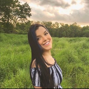 Meet your Posher, Alyssa